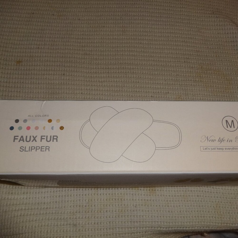 FAUX FUR SLIPPERS WOMENS SIZE 7-8 / MEDIUM DARK GRAY NEW